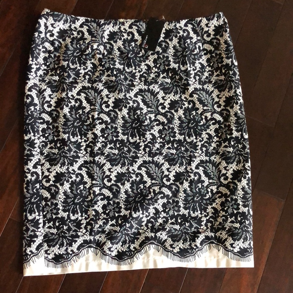 NWT Laura Plus Petite floral pencil skirt size X